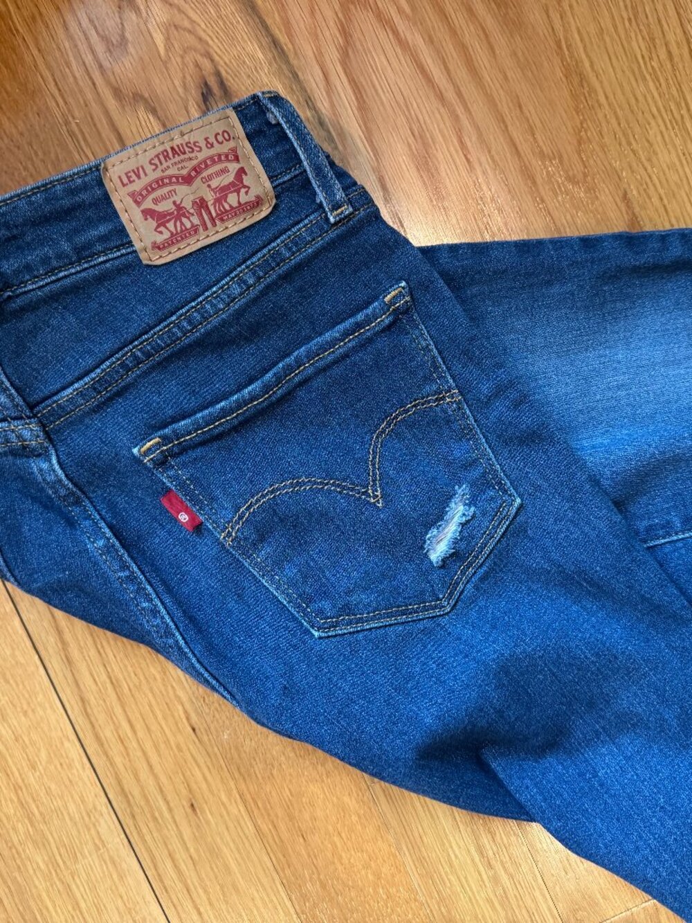 Levi's distressed skinny jeans, 721 model, Size 26